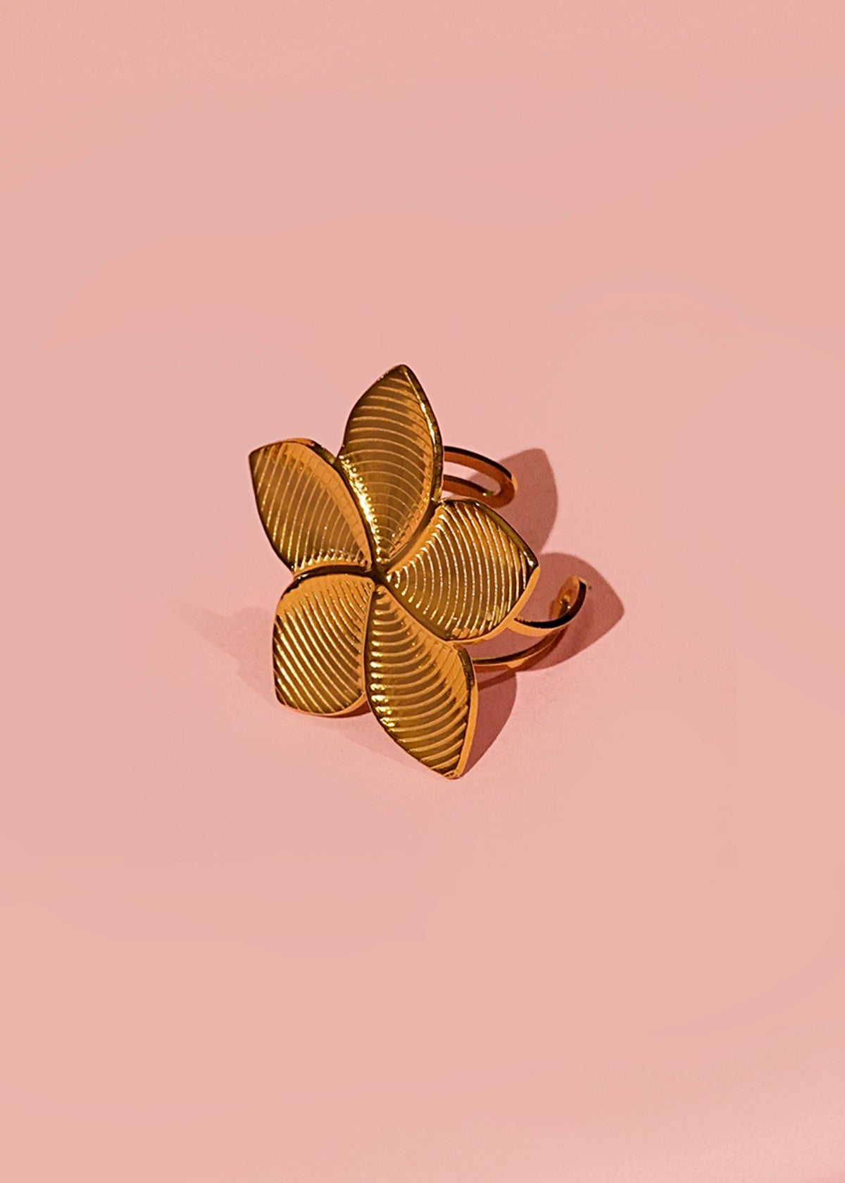 Lou Statement Signet Ring