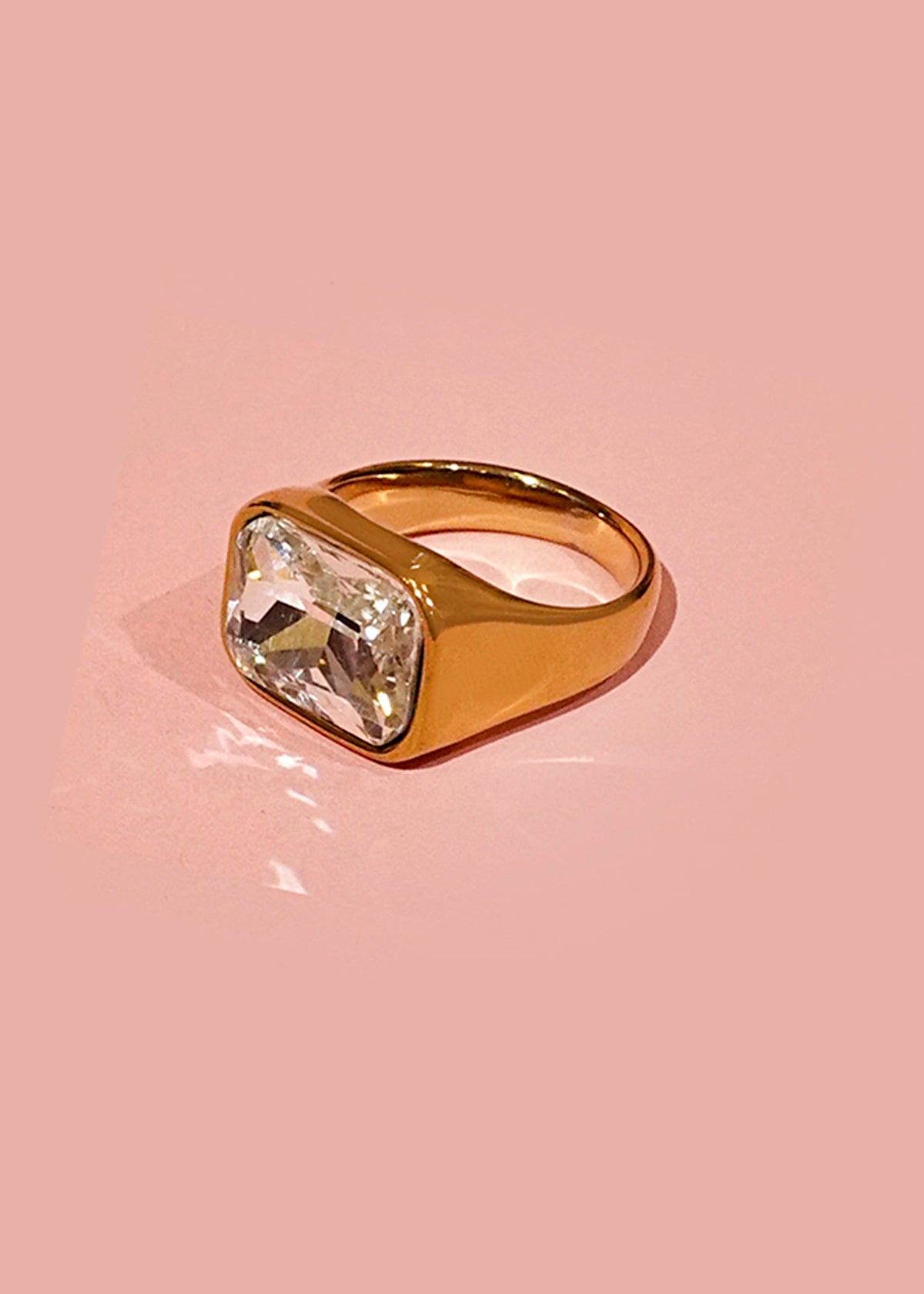 Lou Statement Signet Ring