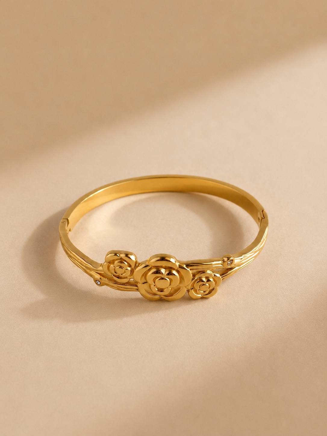 Camellia Rose Cluster Gold Bangle