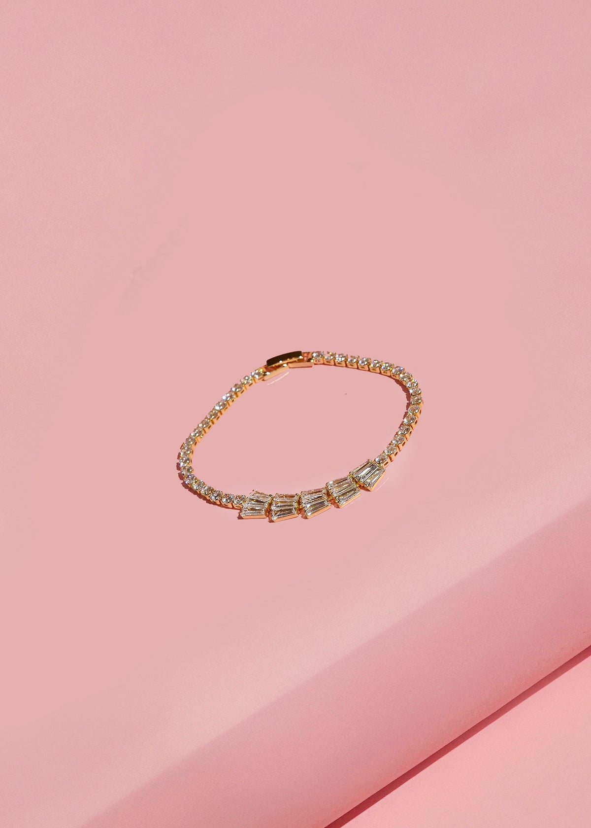 Top bracelet