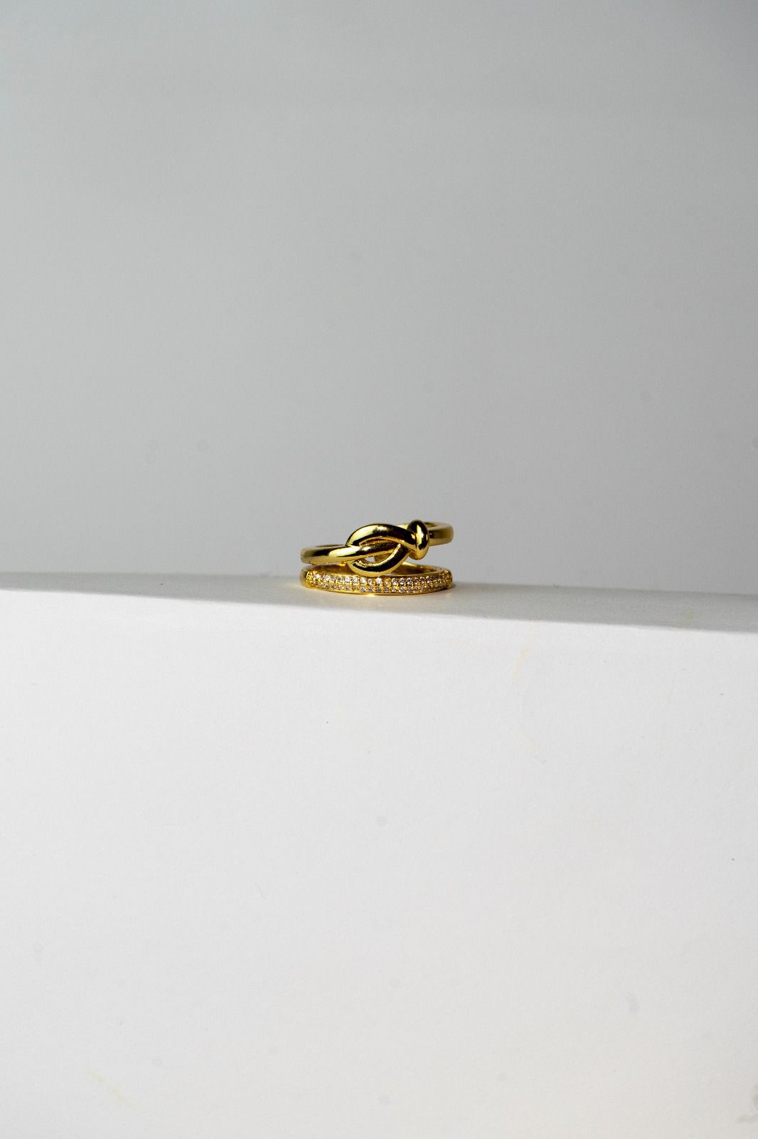 Knot & Pave Band Ring Set